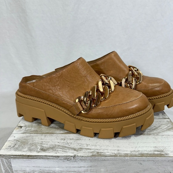 Kelsie Dagger Funky Leather Platform Slide Loafer - Picture 2 of 6